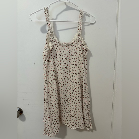 white flower dress - Picture 2 of 2